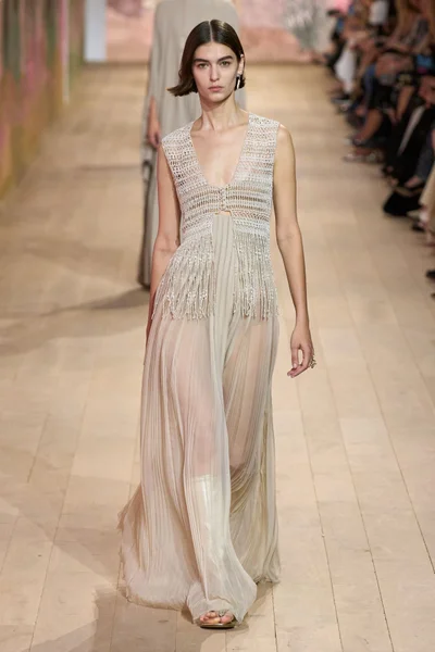 Look 24